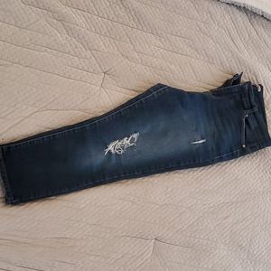 Juicy couture sz 12 distressed capris